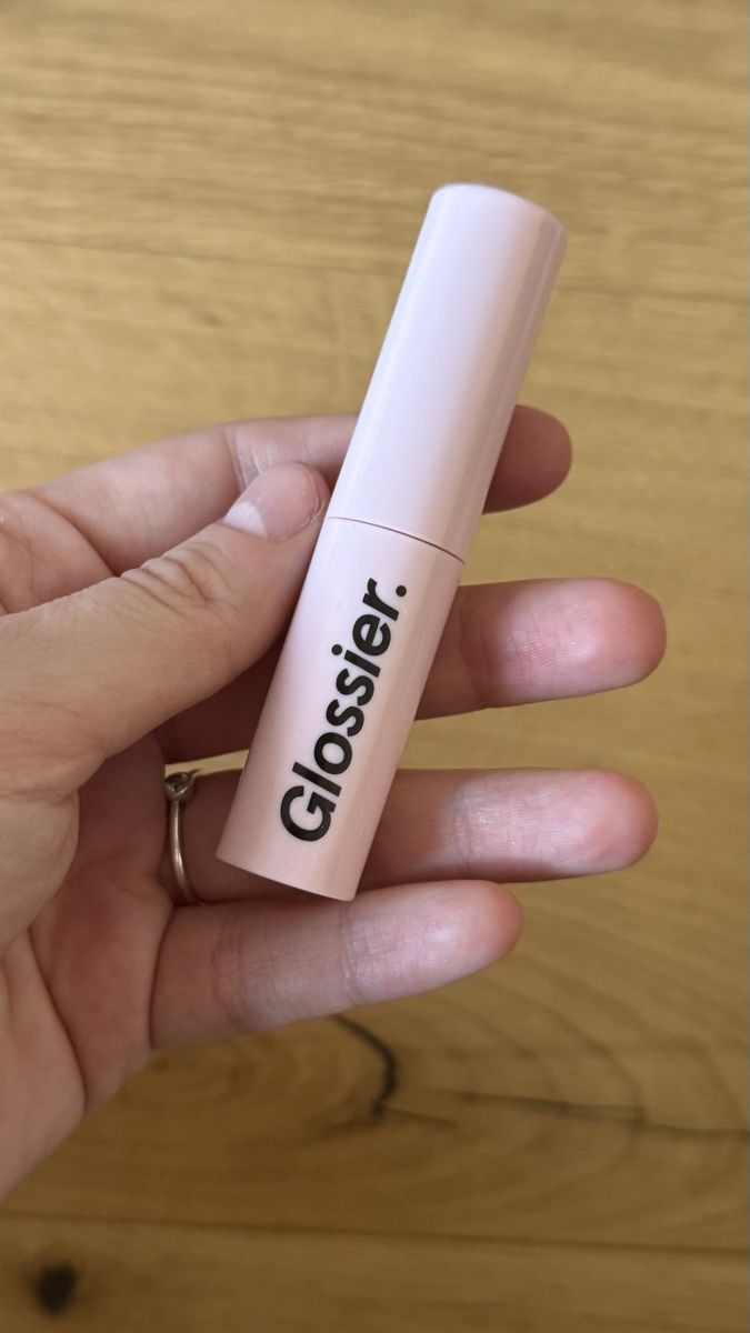 Make-up: Glossier Lucite Balm Dotcom – Usato da St-Gingolph venduto da Ynatka