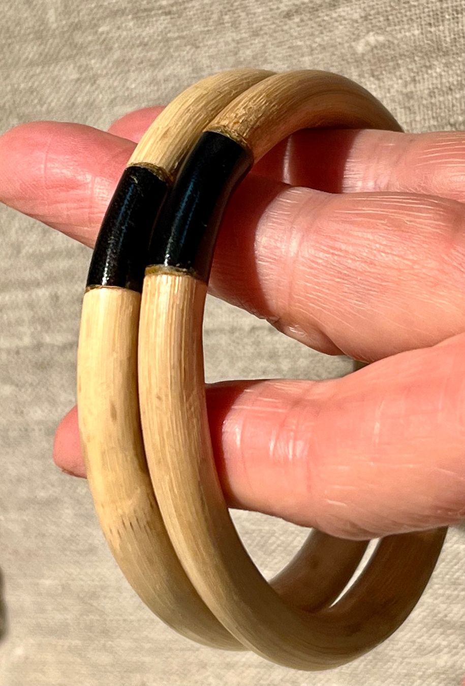 Bracciali & Braccialetti: Paire de bracelets joncs, bambou et corail noir – Usato da Genève venduto da DELIRBEADS 1