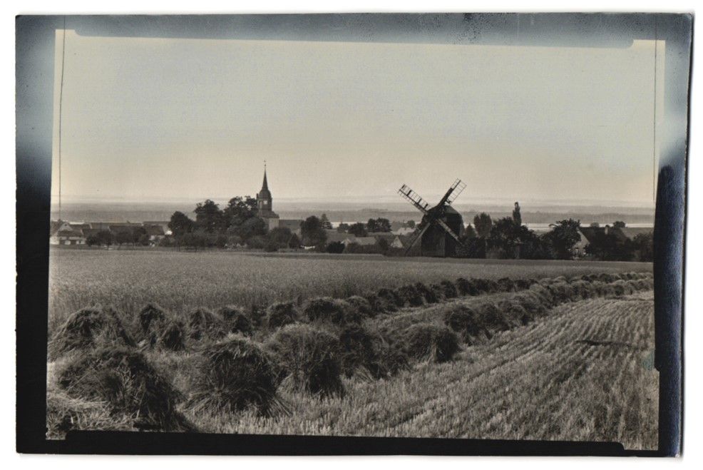 Fotografie & Manifesti: Fotografie Obermittelebersbach, Blick  – Usato da Berlin venduto da bartko-reher