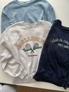 Sweatshirt