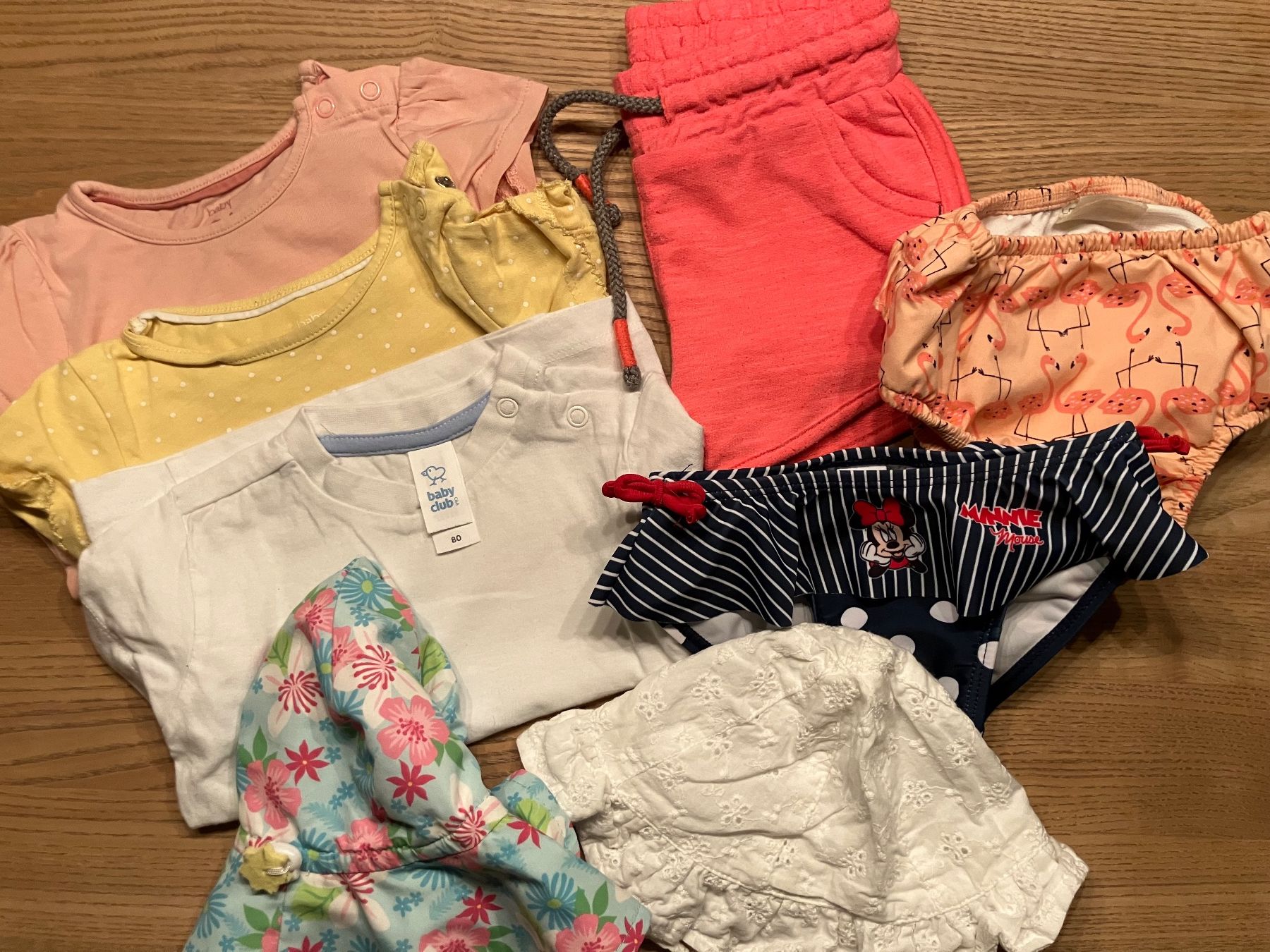 C&A Lotti & Set di vestiti: Sommer Kleider Mädchen Grösse 74/80 – Usato da Chur venduto da steffeli04 1