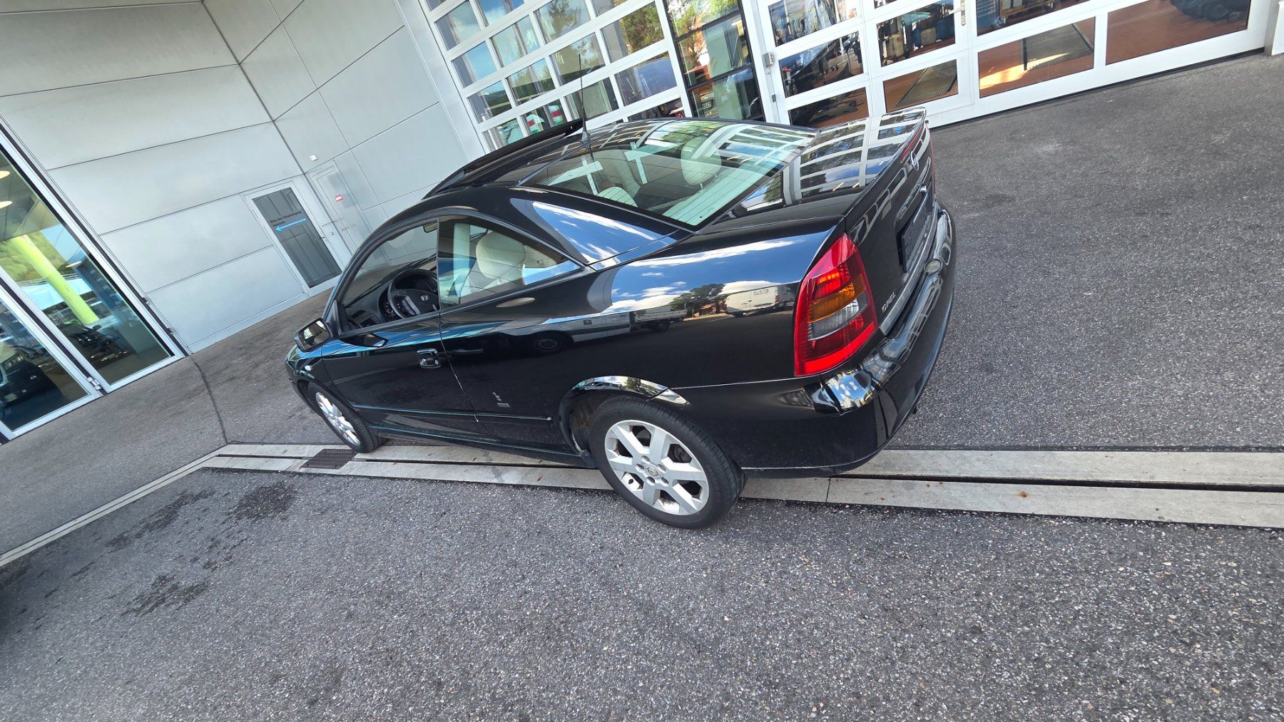 Opel Autos: Opel Astra 2.2 Bertone – D'occasion à Frenkendorf par vladi010