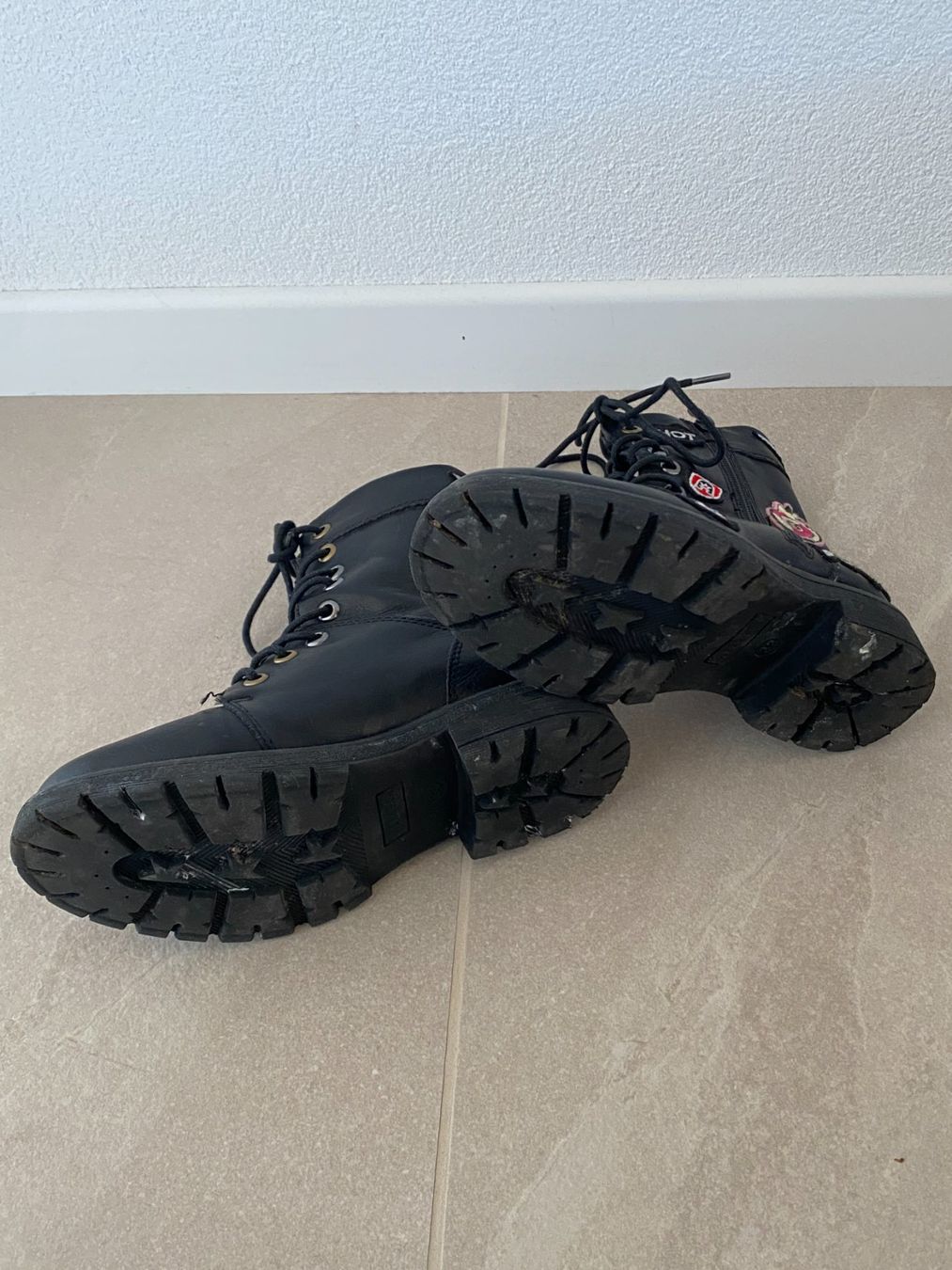 Schuhe für Mädchen: Winterstiefel / Winterschuhe Gr. 33 – Gebraucht aus Gais von fam_bt2g 1