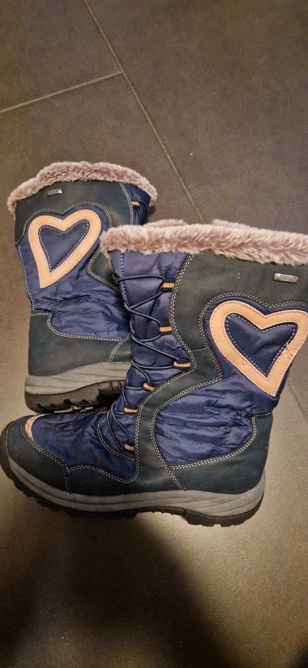 Chaussures filles: Winterstiefel – D'occasion à Grosswangen par Pflanzi01