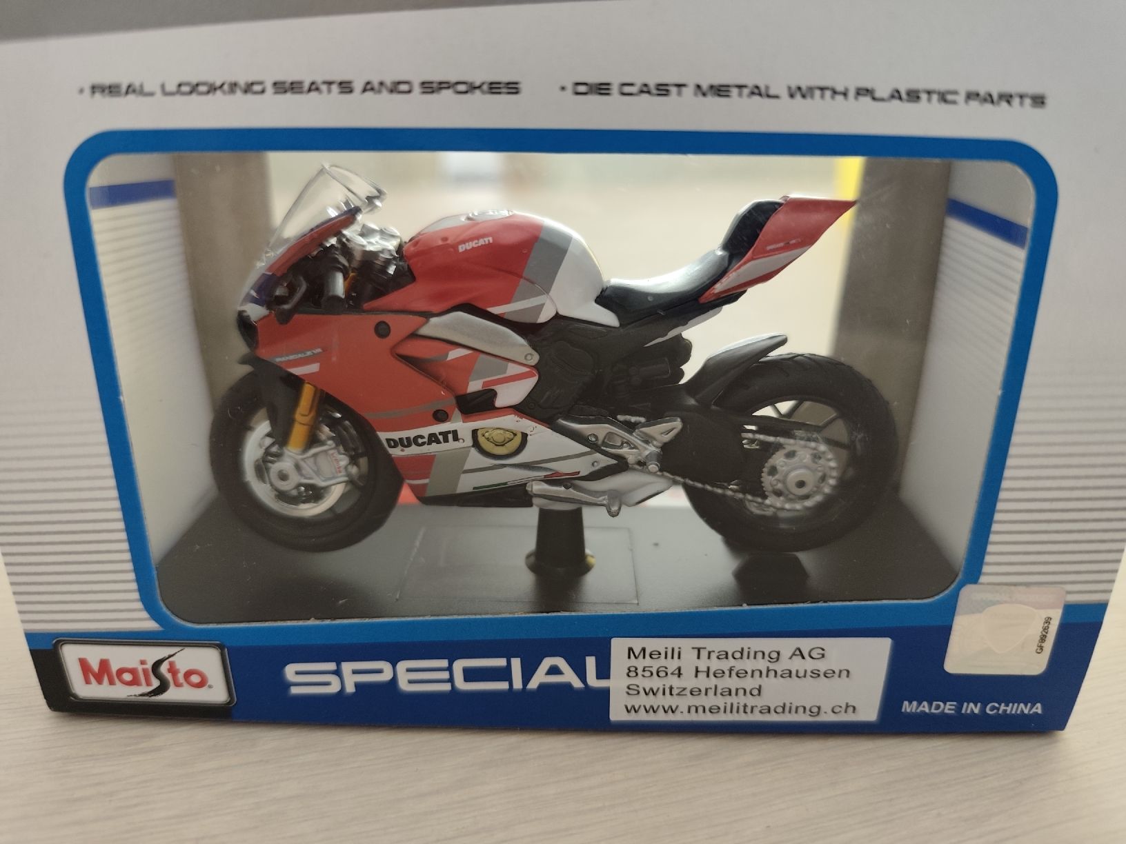 Maisto Kit di modellismo & Modellini statici: Ducati Panigale V4 S Corse Model  – Nuovo e nell'imballaggio originale da Zuckenriet venduto da bm2_88l9 1