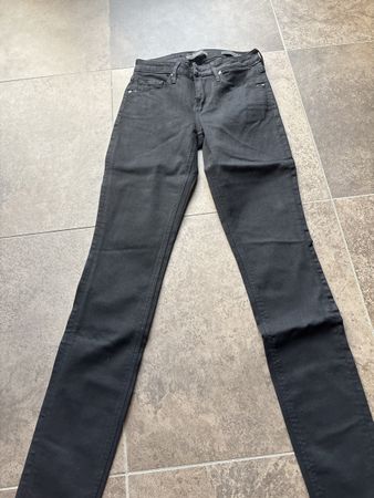 Jean Guess noir femme.  Taille 34 NEUF