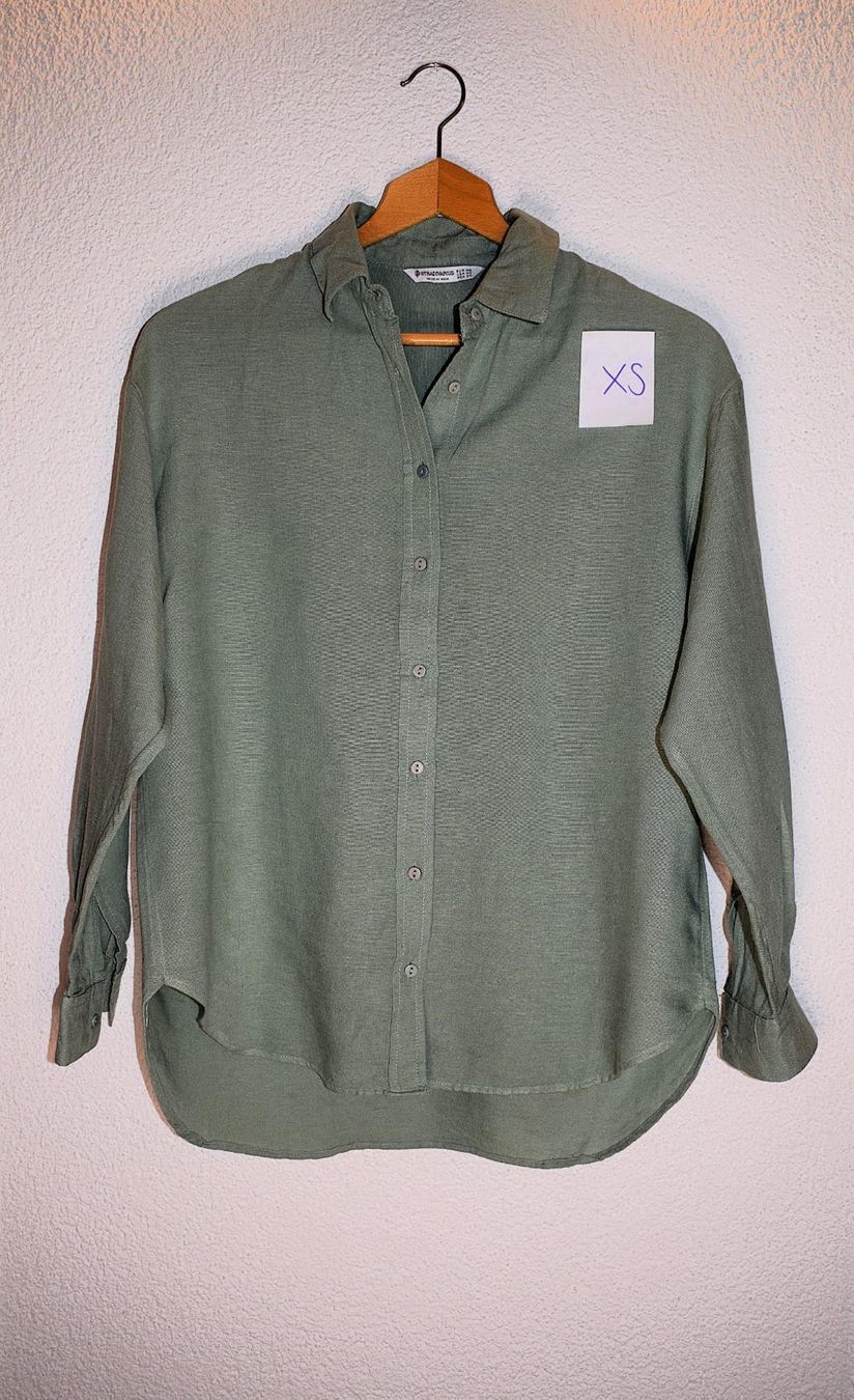 Stradivarius Camicette: Olivegrüne Bluse, Grösse XS von stradivarius – Usato da Merenschwand venduto da tolles_2hand