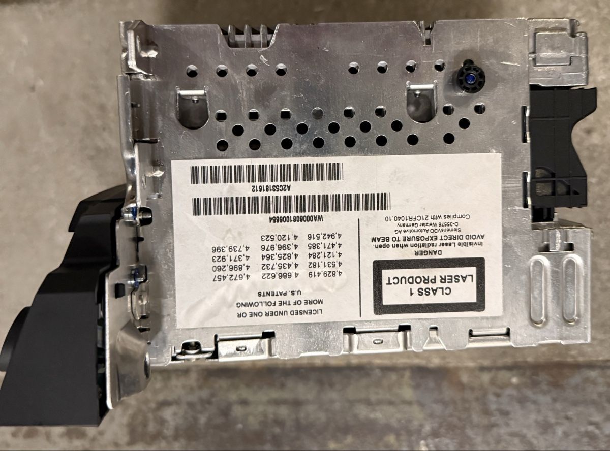 Radios: DVD  BMW E60 – Défectueux à Schaffhausen par mustang002. 5