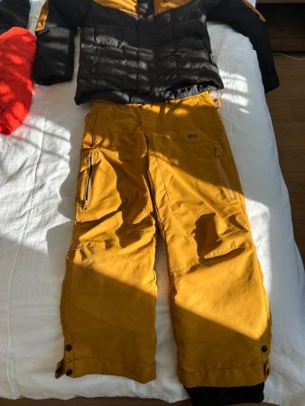SKI ENFANT  - VESTE+ PANTALON PICTURE + DORSALE COMME NEUF