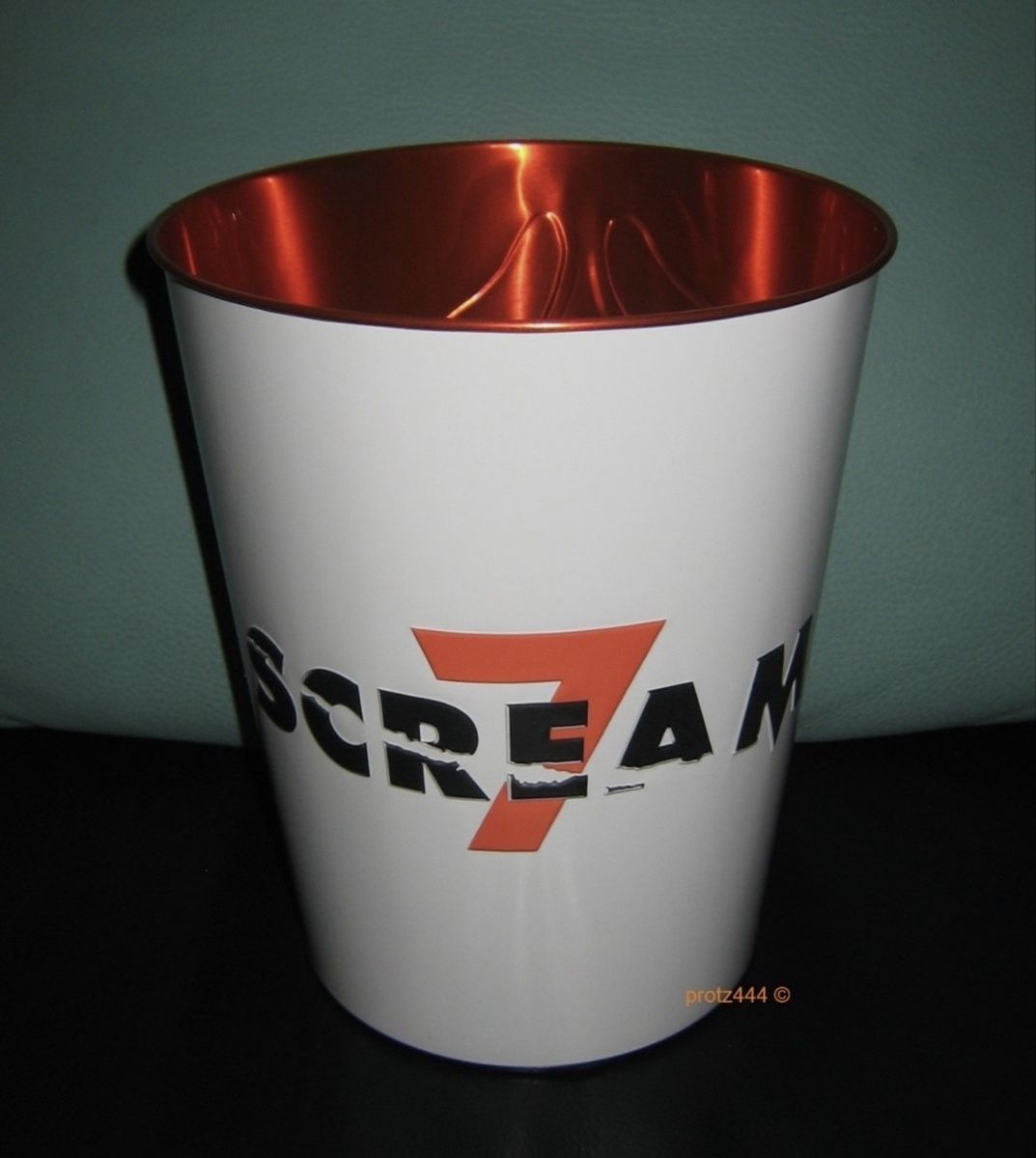 Contenitori & Simili: Limitierter Scream popcorn becher  – Usato da Rheinfelden venduto da mak_y99y 1