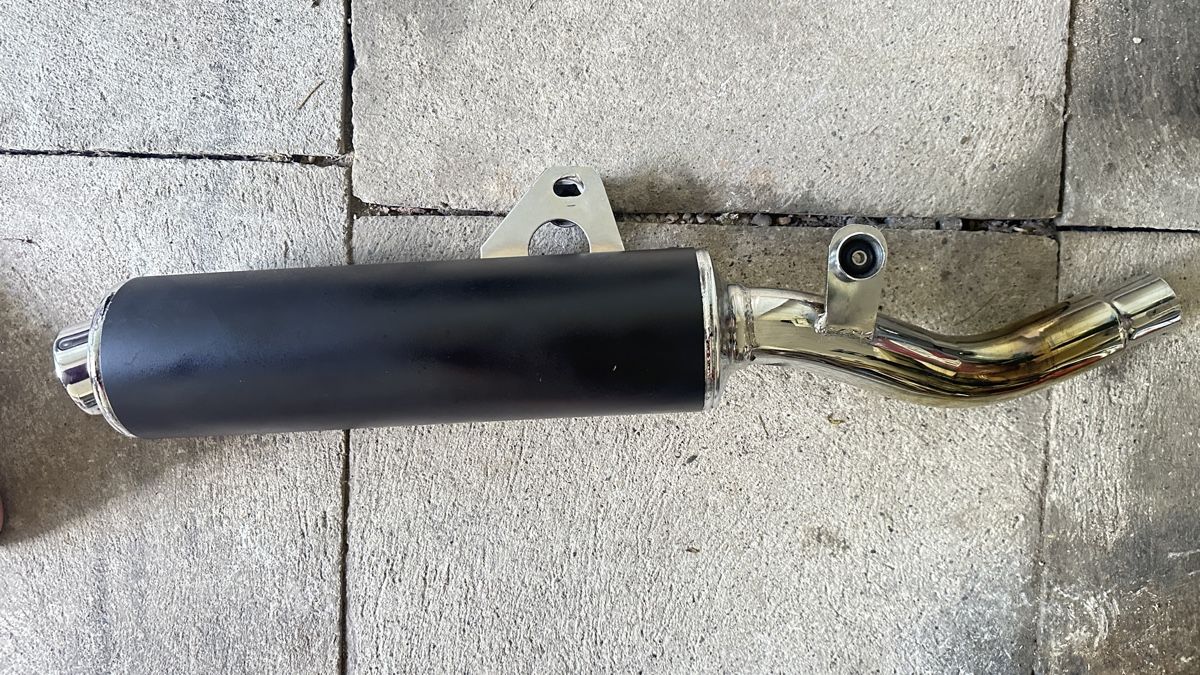 Suzuki Sistemi di scarico: DR650 Suzuki Auspuff – Usato da Kradolf venduto da faktor02