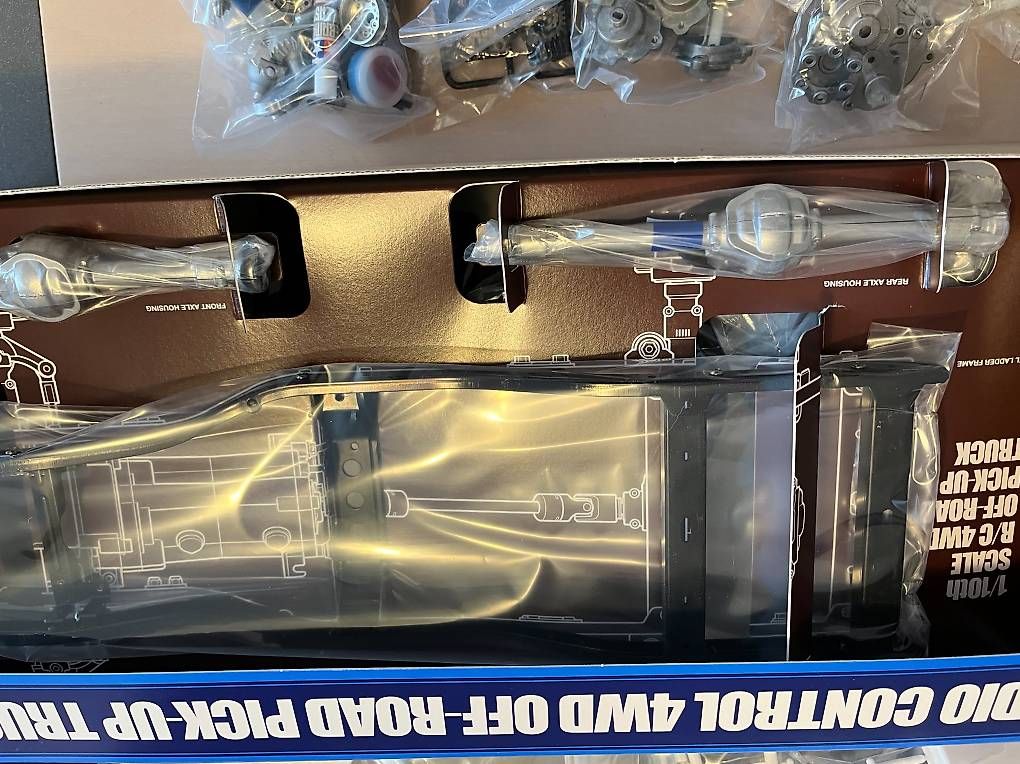 RC Modellbau: RC Modellauto 1:10 – Gebraucht aus Emmen von RiaRio 3