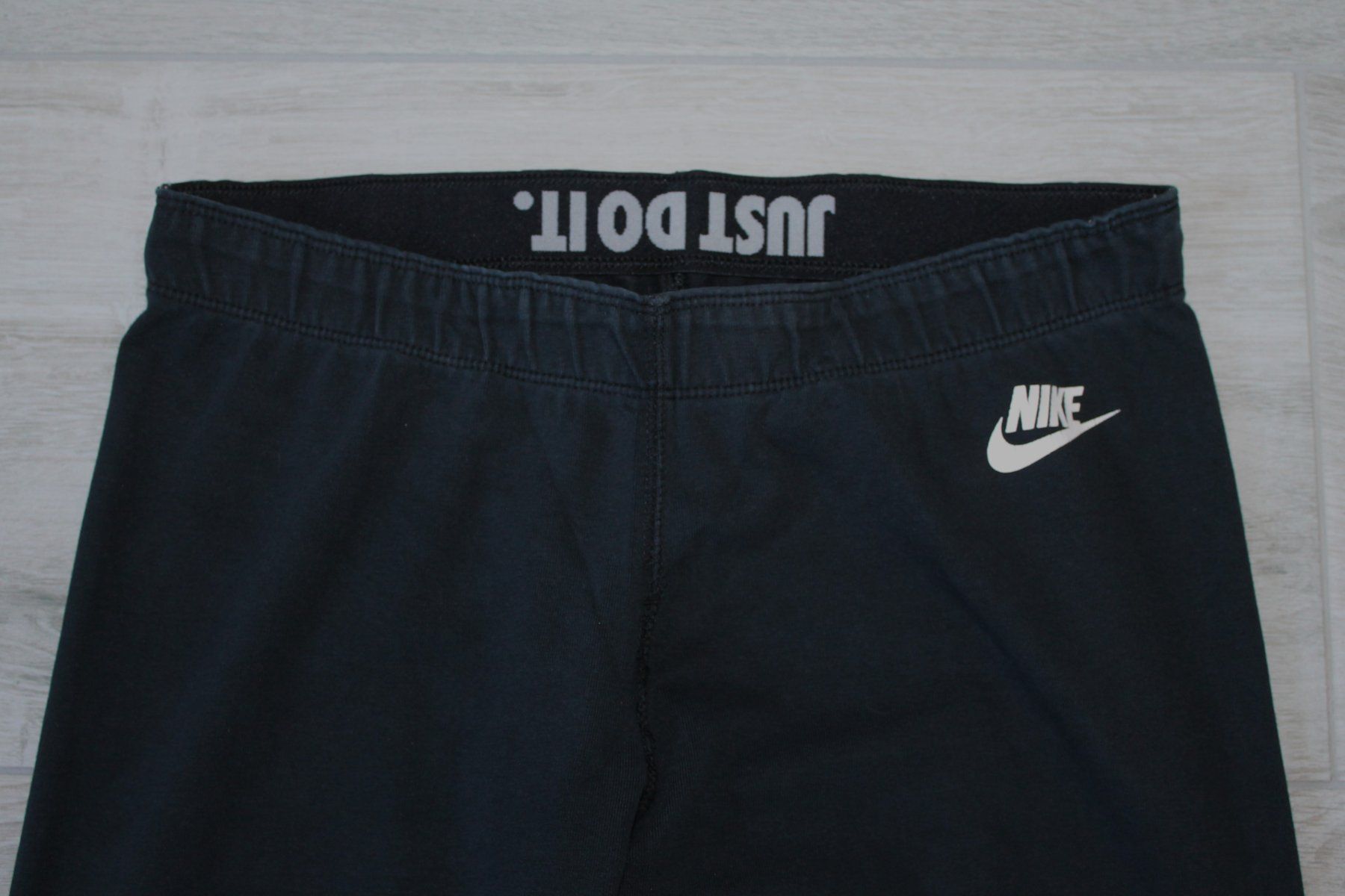 Nike Leggings: Leggins NIKE taille M – D'occasion à Chez-le-Bart par jasse 1