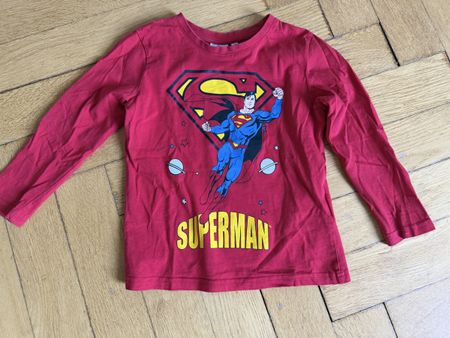 Superman Langarmshirt rot Grösse 122 guter Zustand