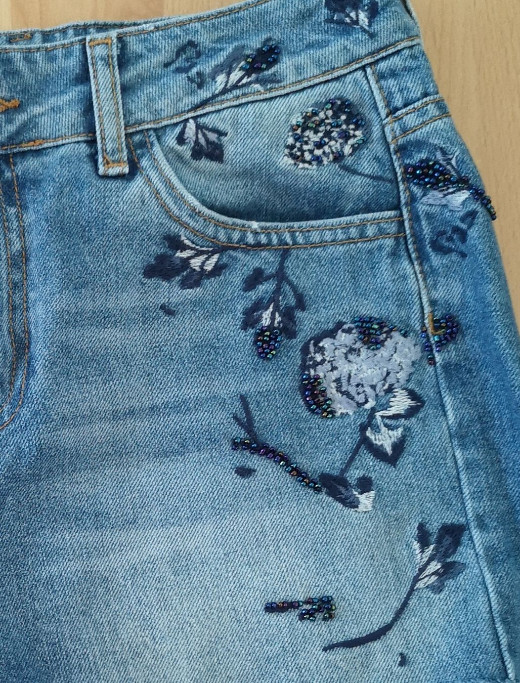 Jeans: Jeans-Hotpans Gr. 34 - Spendenaktion – Usato da Unterkulm venduto da Beljasch 2