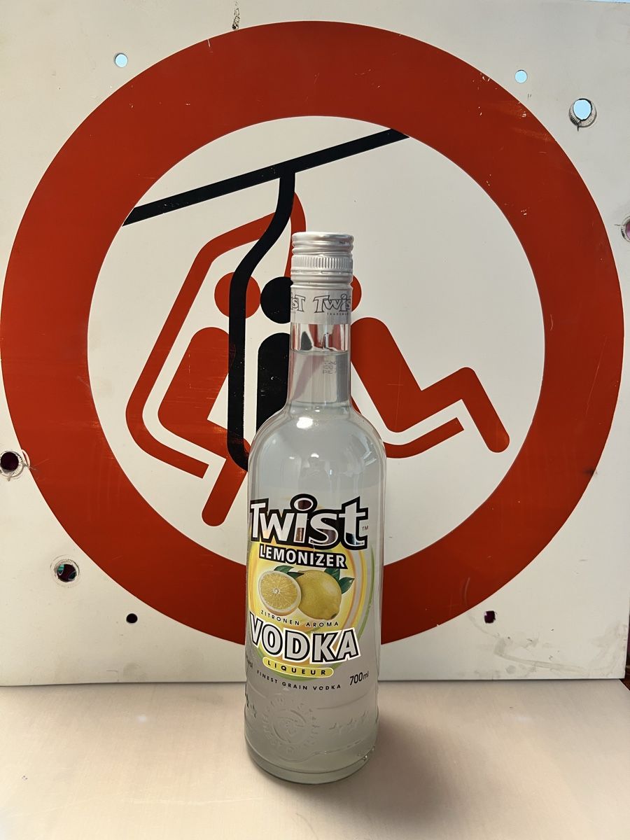 Bevande alcoliche: Twist Lemonizer Vodka Liqueur – Nuovo (secondo la descrizione) da Sevelen venduto da Ritiplampi