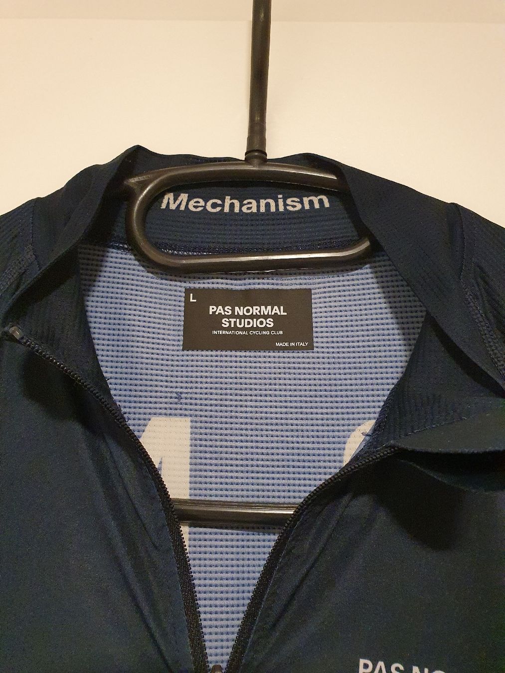 Pas Normal Studios Canottiere & Pantaloni: Pas Normal Studios "Mechanism" Shirt Men L – Usato da Bern venduto da Nisu24 2