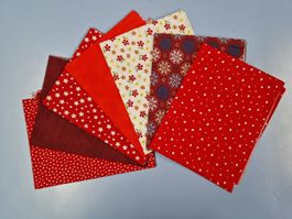 Lot 7 tissus rouges à pois et fleuris 30x35 cm