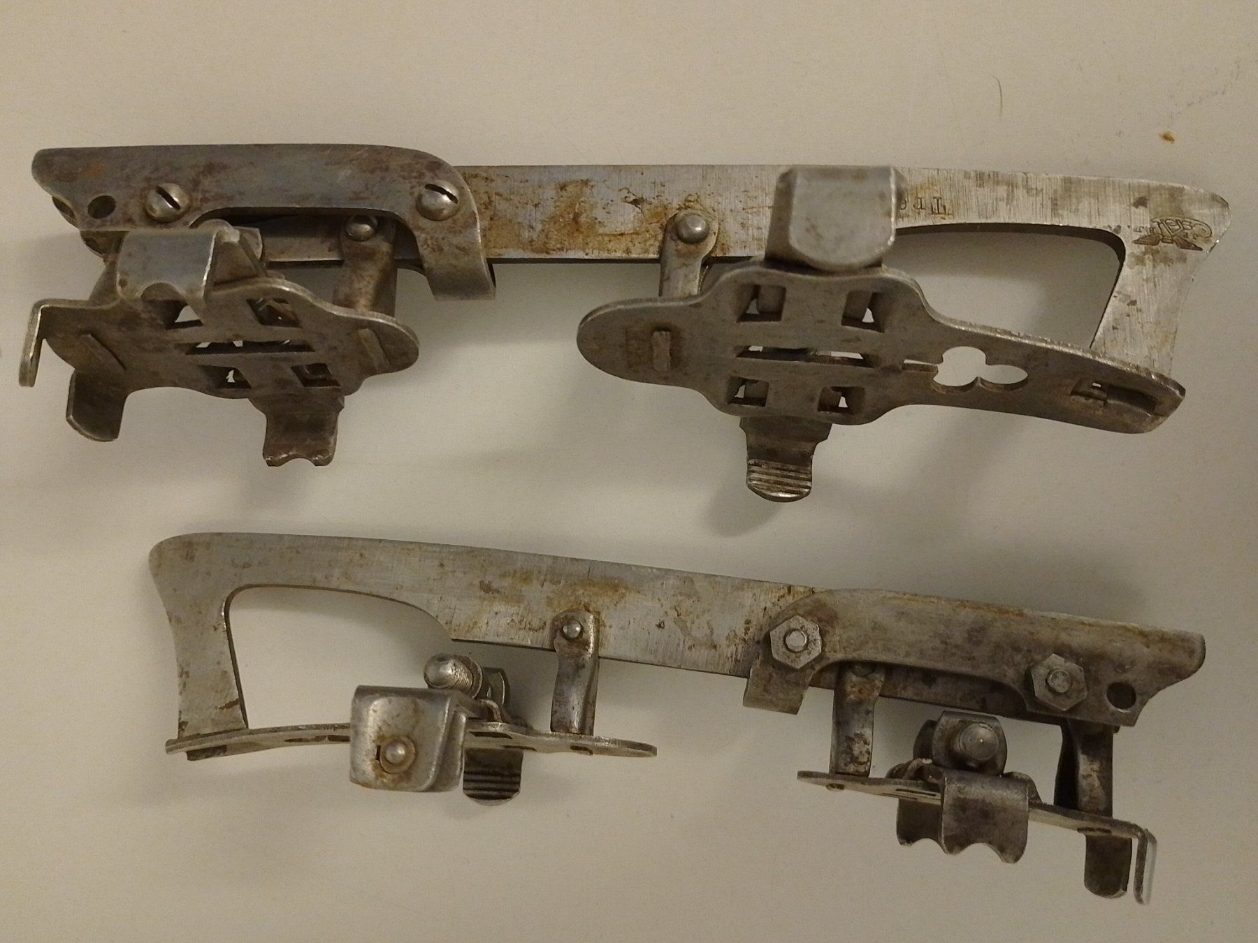 Pattini da ghiaccio: Vintage Kinder Schlittschuhe Metall antike Eislaufschuhe rar – Usato da Zürich venduto da flora044 2