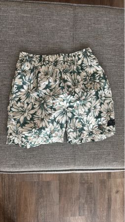 Shorts Blumenmuster grün weiss
