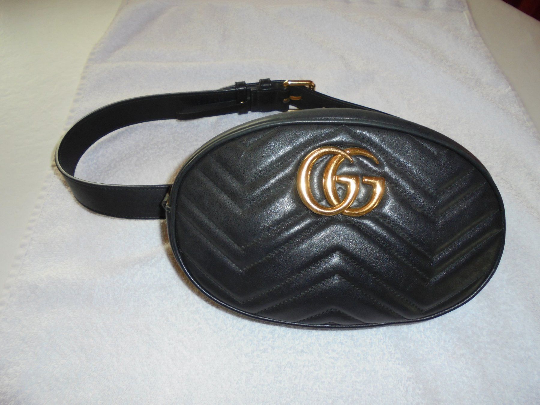 Gucci Borse da donna: GUCCI MARMONT KLEINE GÜRTELTASCHE – Usato da Aarau Rohr venduto da PinkSchwein