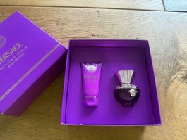 Versace Dylan Purple Parfüm und Body Lotion 