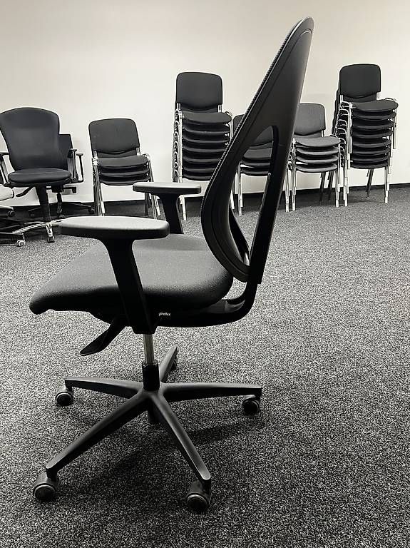 Sedie: Mehrere Bürostuhl Giroflex  schwarz  – Usato da Rüthi (Rheintal) venduto da Ray026 1