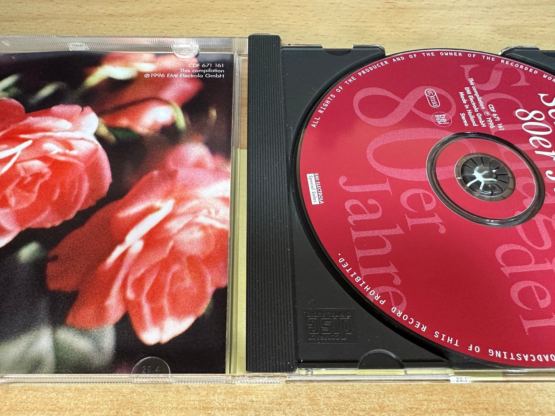 CD: D8 Schlager der 80er Jahre – Usato da Rikon im Tösstal venduto da Alpenmutz 2