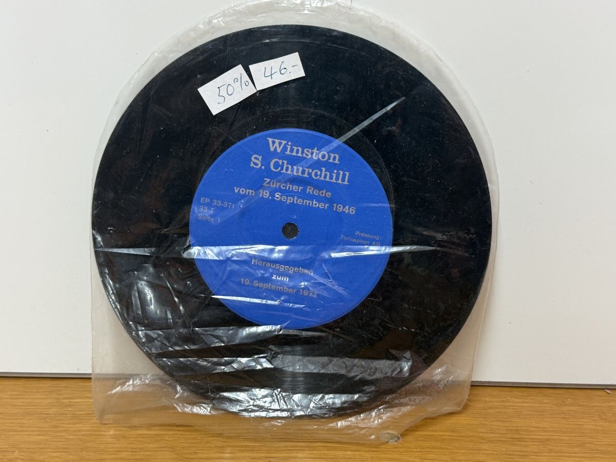 Supporti per strumenti musicali & leggii: Vintage Schallplattenständer mit 5 Single-Schallplatten – Usato da schaffhausen venduto da VintAntik_1980 4