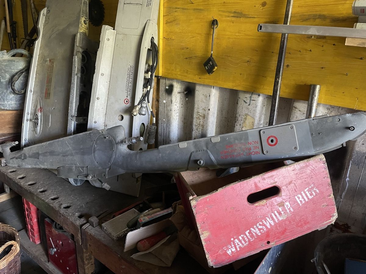 Schweizer Armee Stichwaffen: 5 raketen bomben träger schweizer Luftwaffe – Gebraucht aus Oberiberg von reimet