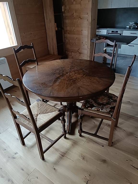 Tables: Table et chaise  – D'occasion à Suen (St-Martin) par alb_5cbh 1