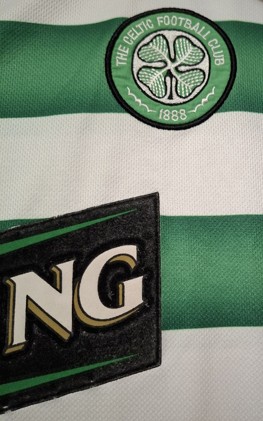Umbro Leibchen & Hosen: Original Celtic Glasgow 2003-04 Home Trikot – Gebraucht aus St-Léonard von SwissDealsJersey 4