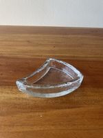 Glasi Hergiswil, ca 10x11cm, dreieckige geschwungene Schale