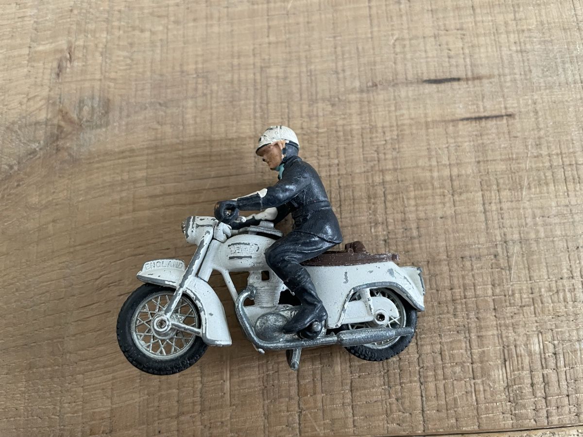 Giocattoli: Motorrad mit Fahrer England – Usato da Frauenfeld venduto da Challenger77 2