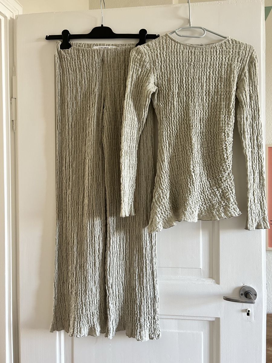 Pull&Bear Kleiderpakete: Pull&Bear set gr xs – Gebraucht aus Basel von Nicetohave13