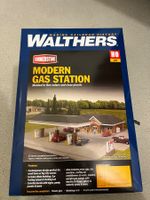Walthers 1/87 HO Scale Modern Gas Station & Shop HO