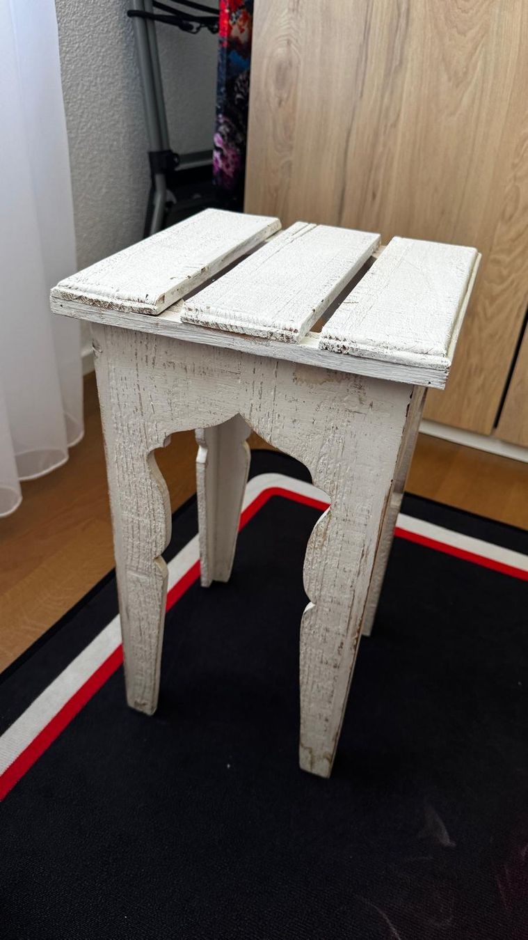 Sgabelli: Holzhocker / Beistelltisch weiss – Usato da Oberentfelden venduto da angelheart71 1