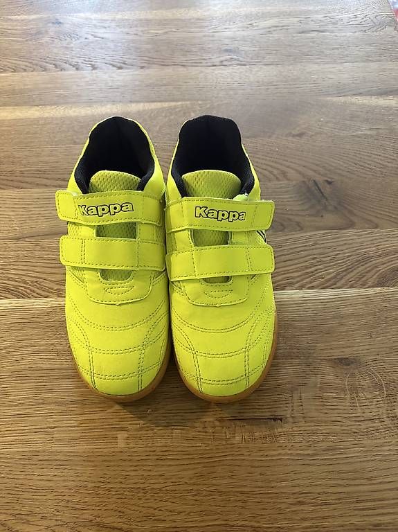 Scarpe per ragazzi: Hallenturnschuhe Gr. 34 – Usato da Langnau im Emmental venduto da EvelineL