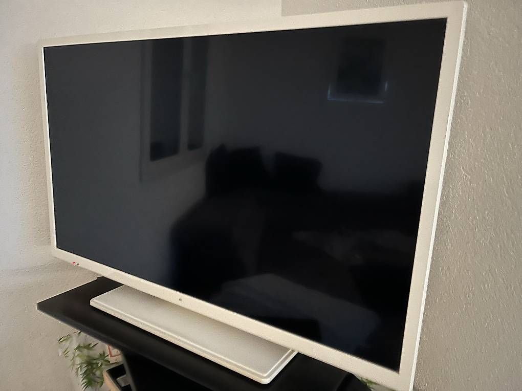 Appareils TV: Télévision – D'occasion à Neuchâtel par duc_7gl7