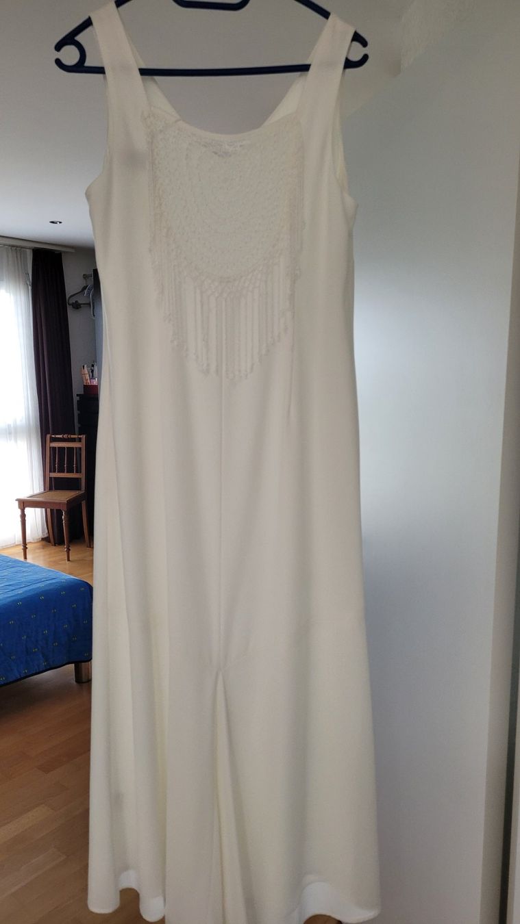 Kleider: Kleid weiss lang mit Spitze und Perlen Grösse 40 – Gebraucht aus Herznach von raycecile