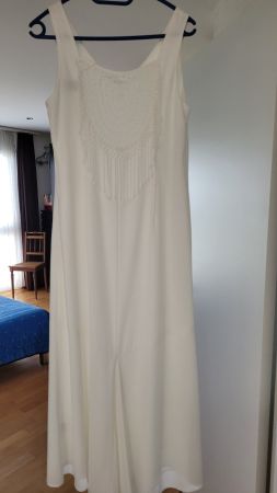 Kleid weiss lang mit Spitze und Perlen Grösse 40