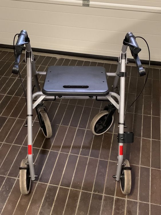 Rollator Drive Walking Aid GiGo, zusammenklappbar Kaufen auf Ricardo