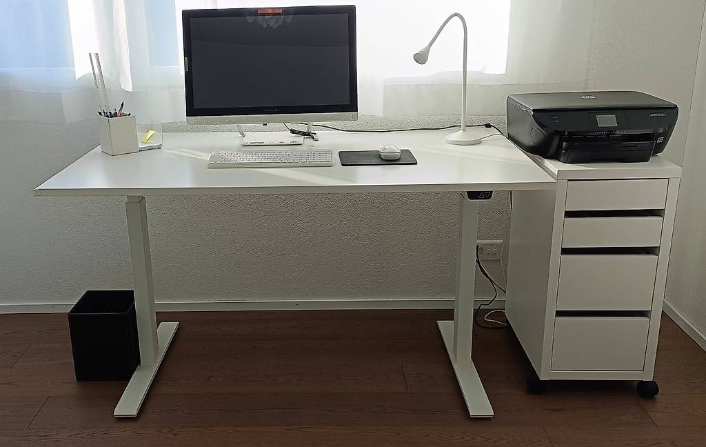 Scrivanie: Bürotisch elektrisch verstellbar – Usato da Abtwil AG venduto da birgisch01