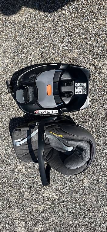 Cybex Seggiolini per auto: Cybex Station & Babyschale – Usato da Schaffhausen venduto da MichelleNiedermann