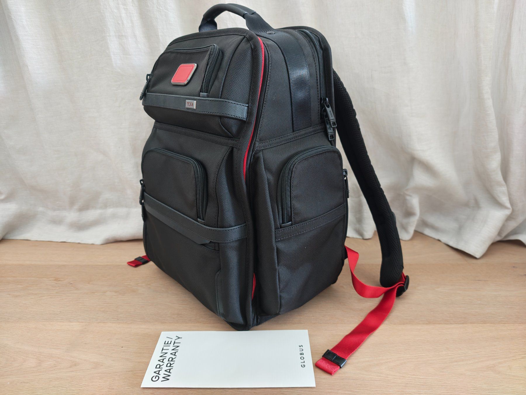 Tumi Zaini: TUMI Alpha Brief Pack, Black/Red Special, neu, CH-Quittung – Nuovo e nell'imballaggio originale da Immensee venduto da Pelab