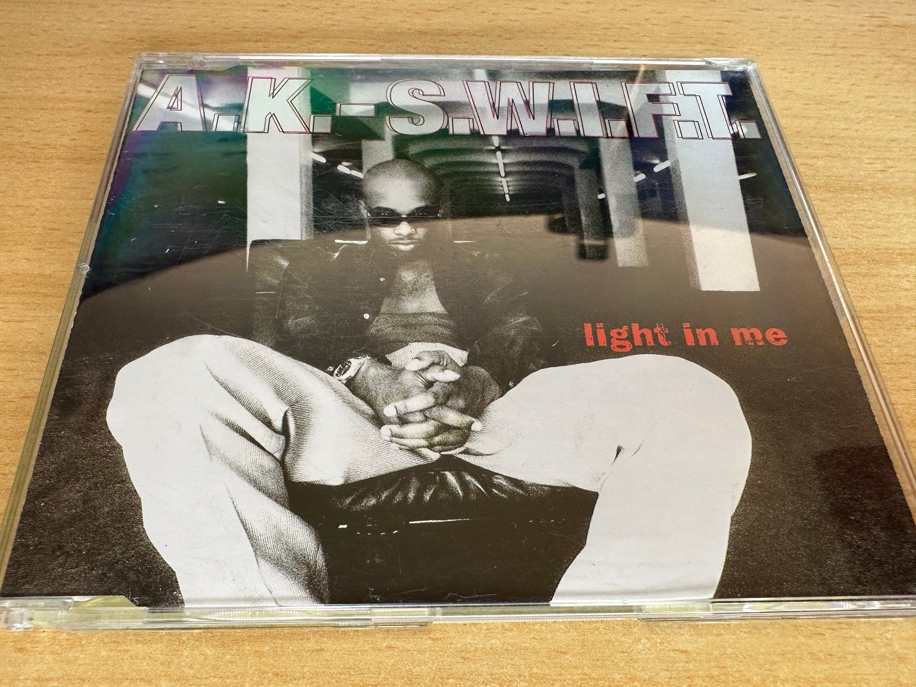 CDs: A.K.-S.W.I.F.T. – Light In Me - Maxi  Single CD – D'occasion à Rikon im Tösstal par Alpenmutz
