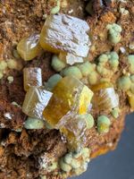 Wulfenit mit Mimetesit – Ojuela Mine, Mapimí, Mexiko 🇲🇽