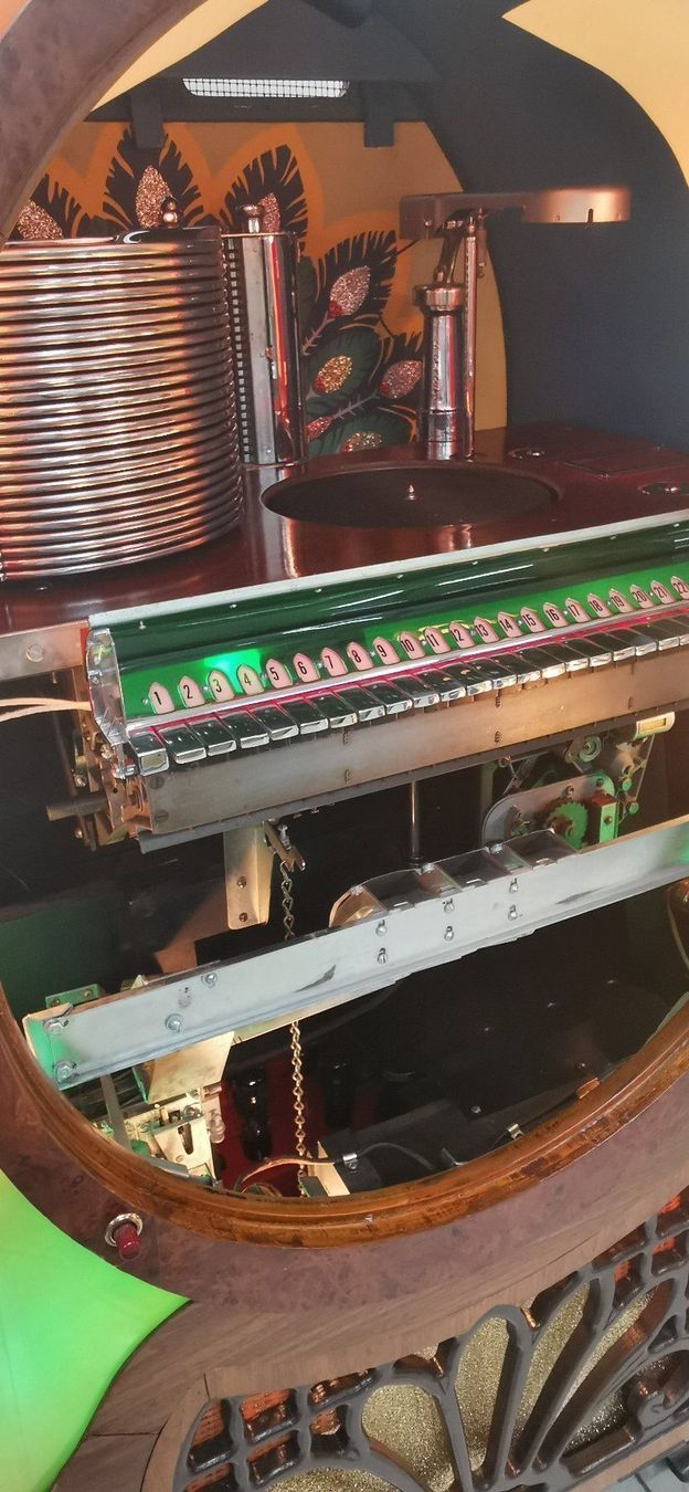 Wurlitzer Jukebox: Musikbox Jukebox Wurlitzer 750 – Usato da Geroldswil venduto da jukeman 6