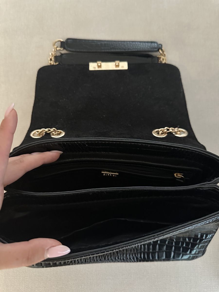 Taschen für Damen: mittlere Tasche von Carpisa – Neu und originalverpackt aus Merenschwand von stefaniia.10 1