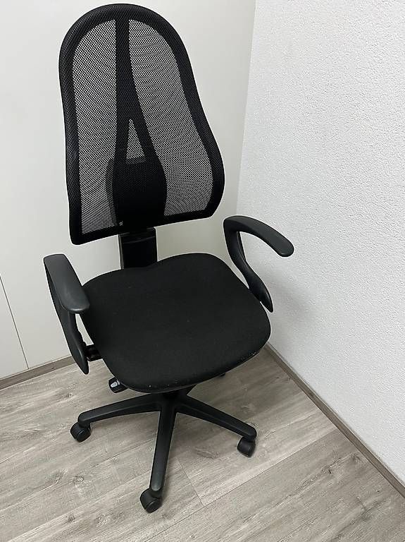 Chaises: Chaise de bureau noire – D'occasion à Chézard-St-Martin par mar_mv7g 1